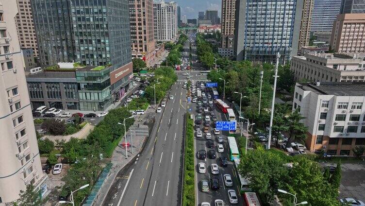 航拍-清晨城市道路车流