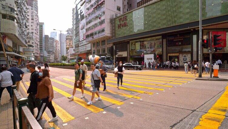 香港红绿灯过马路人来人往日