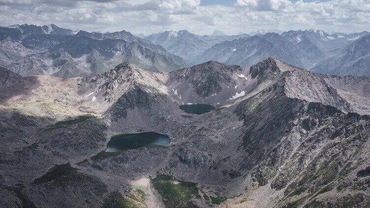 新疆琼库什台高山湖