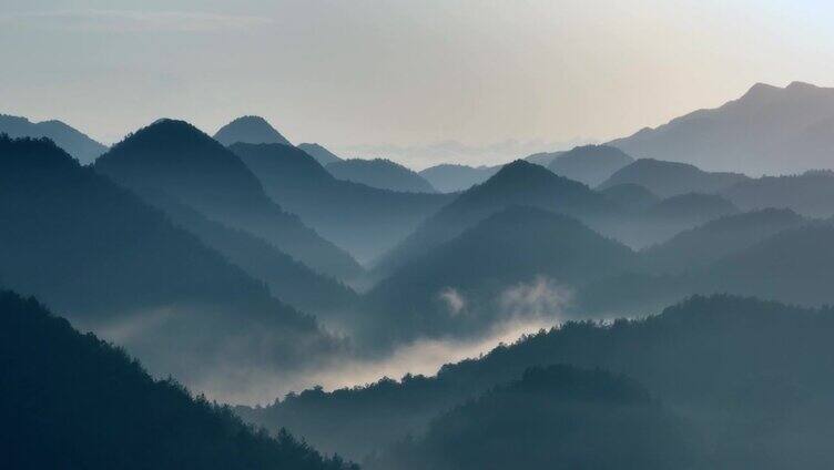 鸟瞰山谷景观