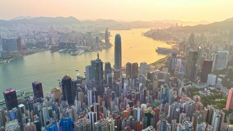 向上抬升香港CBD大景航拍视频