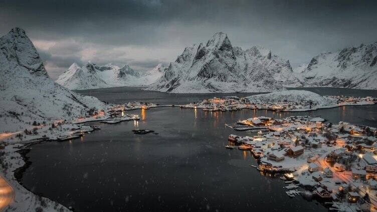 挪威北部的莱因村，一个下雪的冬天-航拍