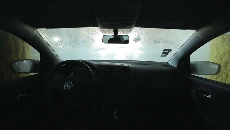 自动洗车视图从内部