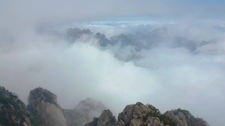 安徽省黄山风景区山峰云海航拍延时风景视频