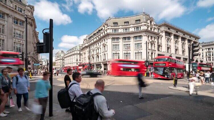 英国伦敦市中心购物街人流