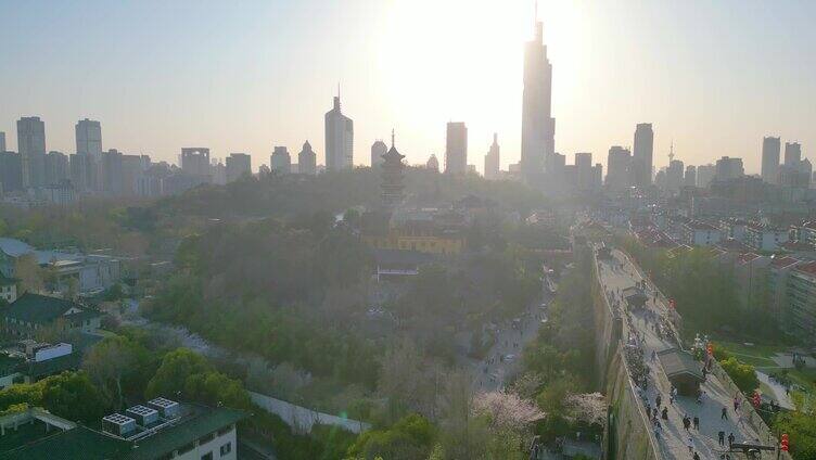 南京市玄武区玄武湖景区古鸡鸣寺樱花风景视