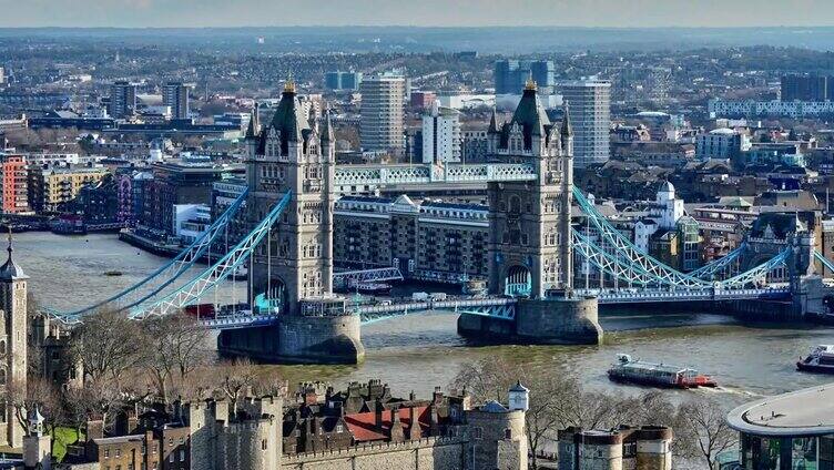 伦敦塔桥开放的一段时间