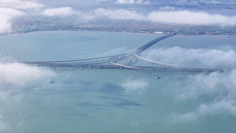 航拍 平流雾下的青岛跨海大桥