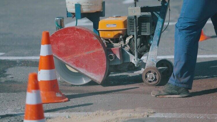 进行道路施工特写