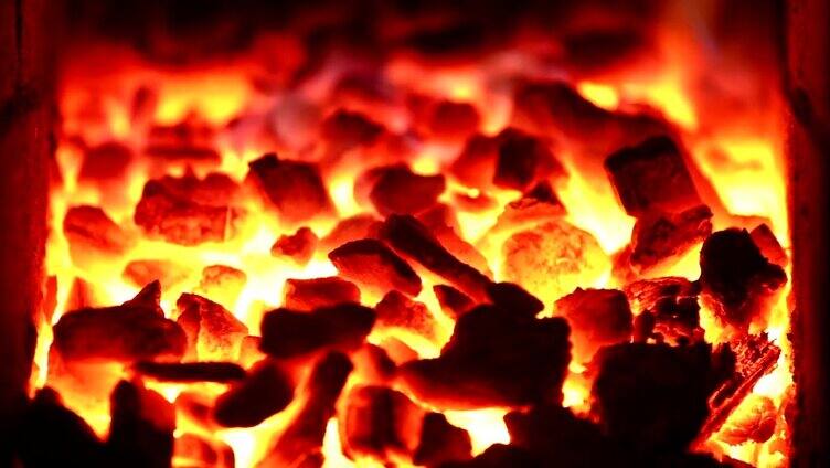 煤在炉膛内燃烧