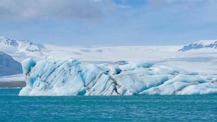 冰山在Jokulsarlon冰湖，冰岛，Vatnajokull冰帽的背景