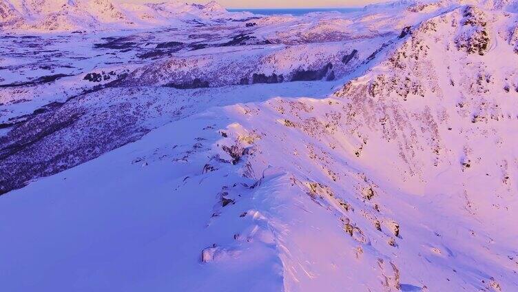 雪山雪山峰 日照金山