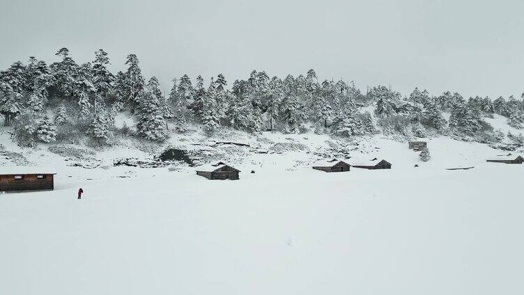 云南香格里拉巴拉格宗雪山风光