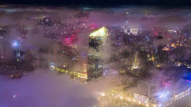 沈阳暴雨过后的平流雾夜空