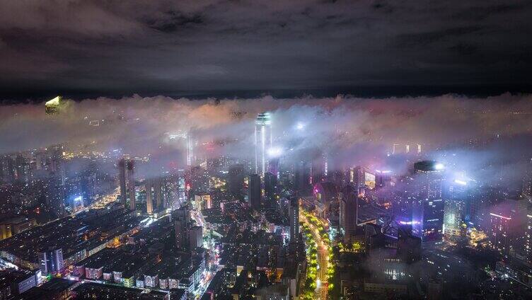 沈阳暴雨过后的平流雾夜空