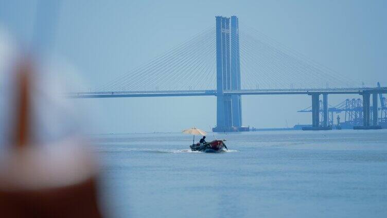跨海大桥 渔船出海