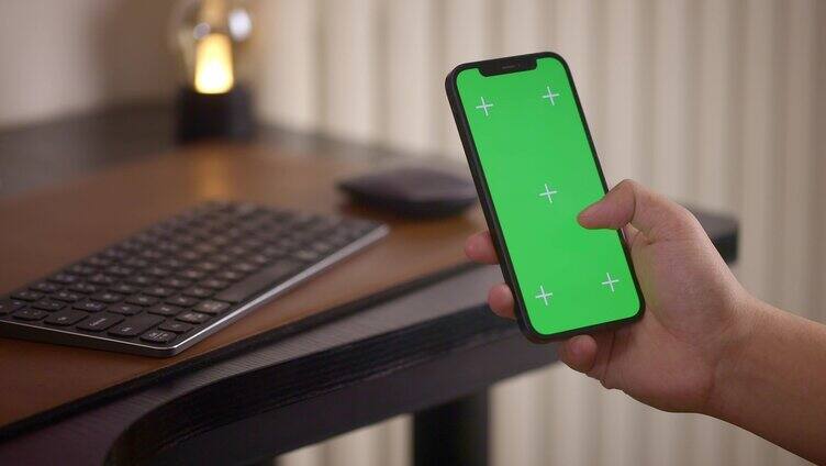 办公场所玩手机绿幕