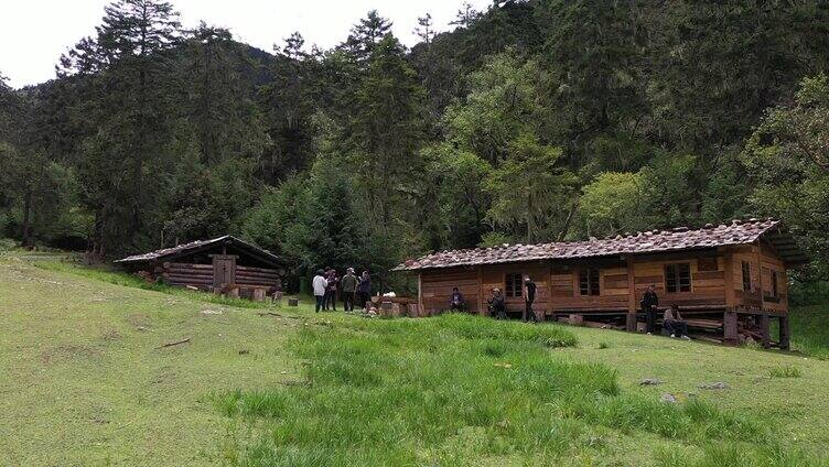 香格里拉 山间草场航拍