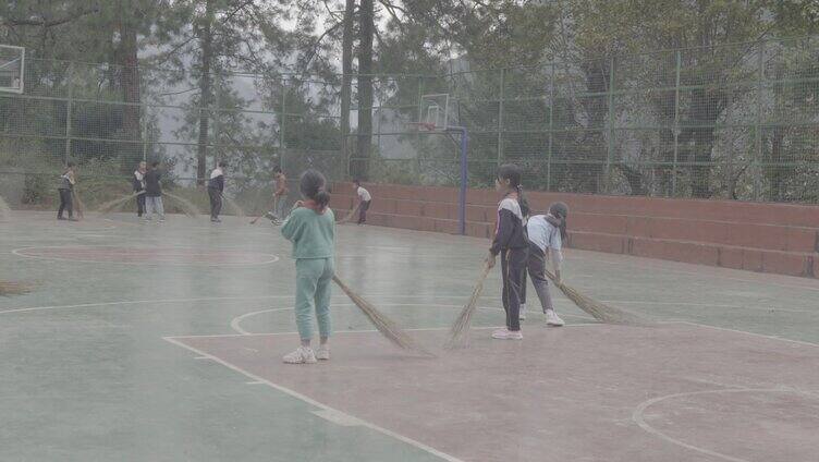 乡镇小学 学生上课 操场打扫