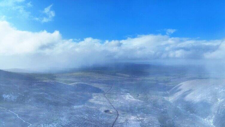 大兴安岭极端天气降雪云雾缭绕