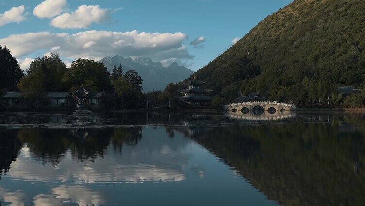 云南旅游丽江黑龙潭湿地公园五孔石拱桥延时