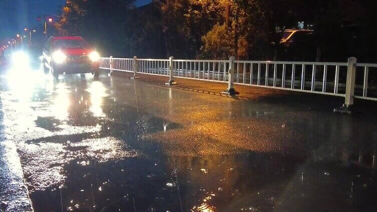 【合集】雨天夜晚路灯下雨滴街道4K素材