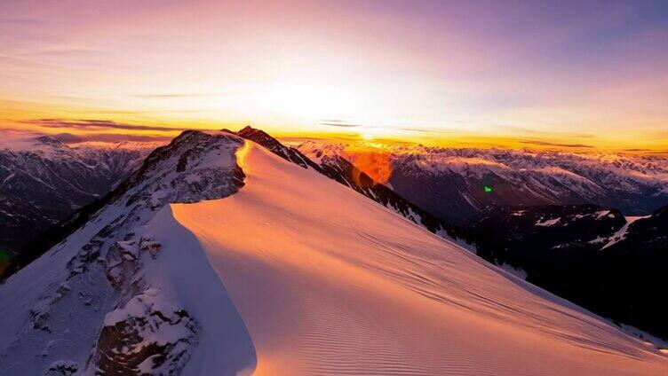 穿越机视角飞跃雪山 雪松 顶峰