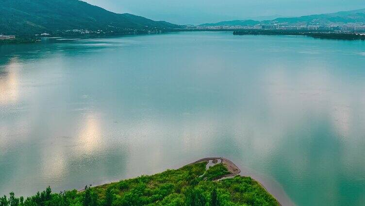 邛海湿地中的风景