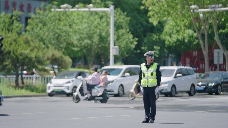 交警指挥交通