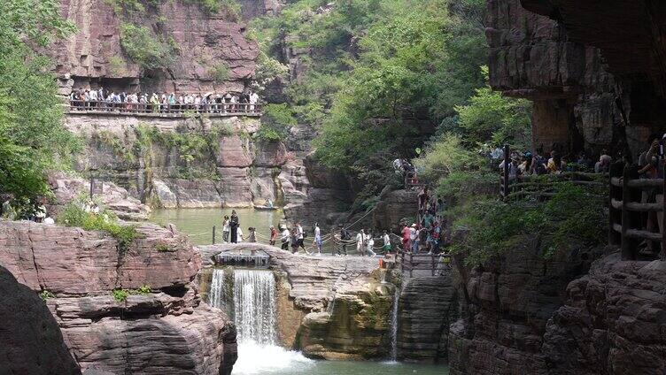 游览云台山景区 (2)