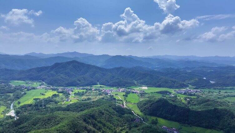 航拍美丽乡村田园生活