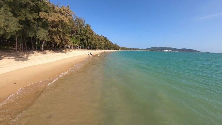 穿越机航拍4K海南三亚大海沙滩海边风景