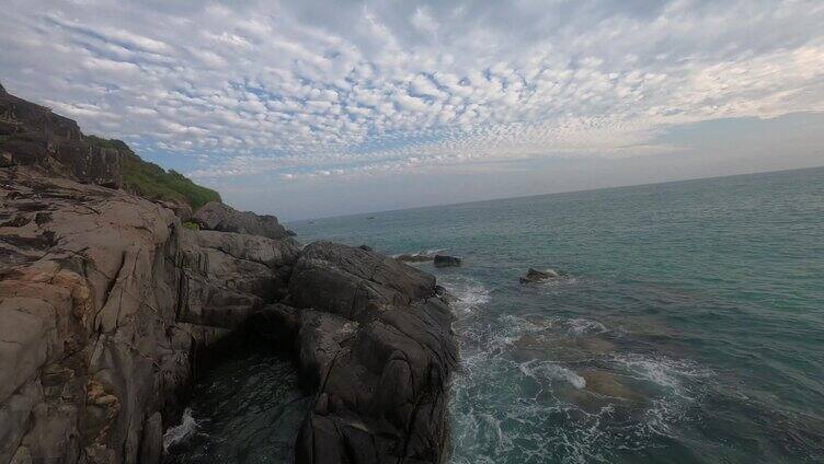 穿越机航拍4K海南三亚大海沙滩海边风景