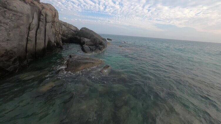 穿越机航拍4K海南三亚大海沙滩海边风景