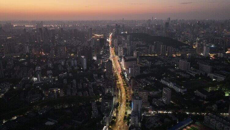 夕阳 武汉建筑 车流