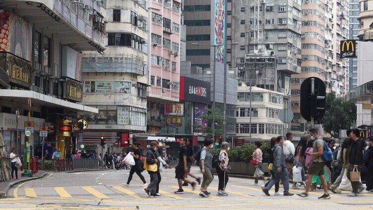 香港旺角繁忙的街道与行人 