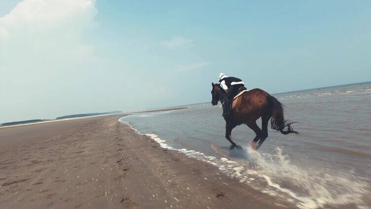 航拍海边骑马 美女骑马 旅行度假