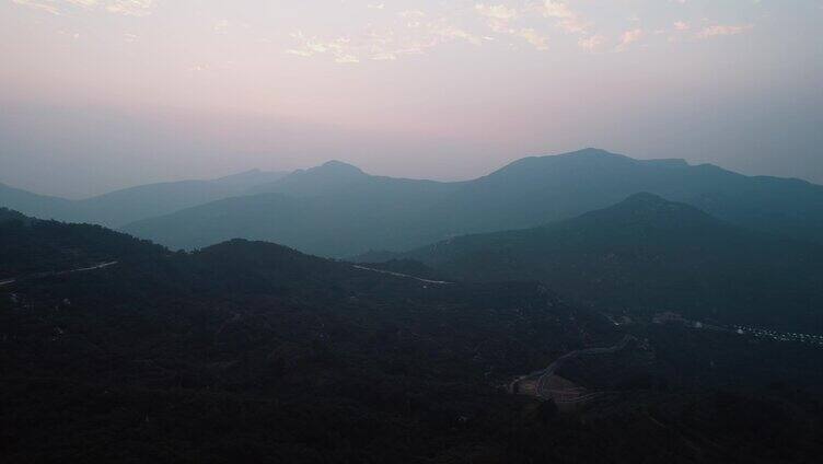 大山 雾霾 晚霞