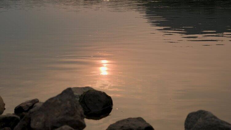 逆光晚霞夕阳西下