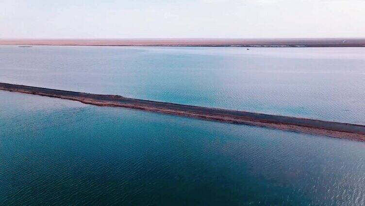 青海西台吉尔湖双色湖