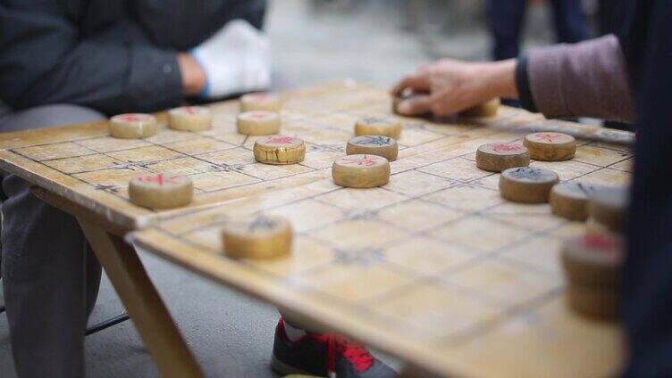 老人下象棋老年生活