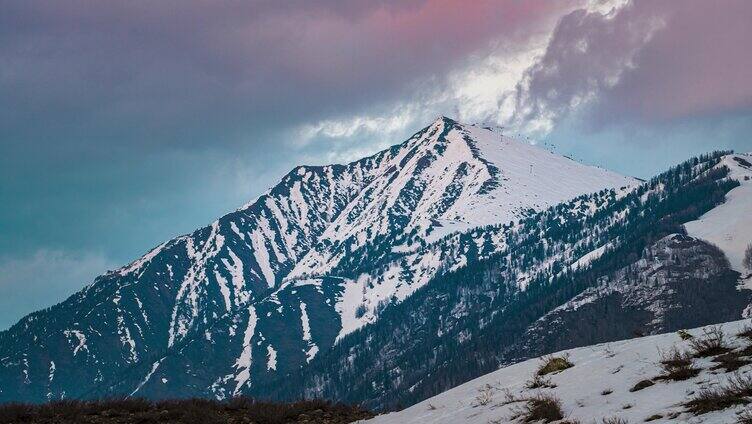 禾木雪山滑雪场云延时2