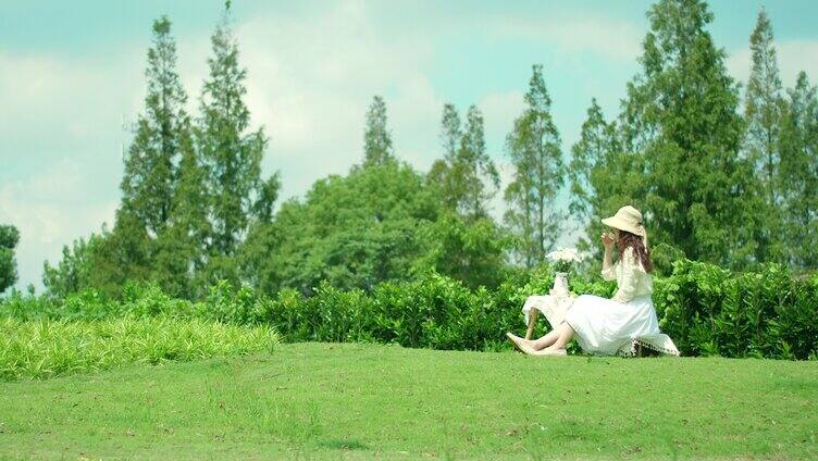 夏日 草地 美女 喝茶 文艺