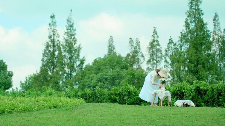 夏日 草地 美女 喝茶 文艺4