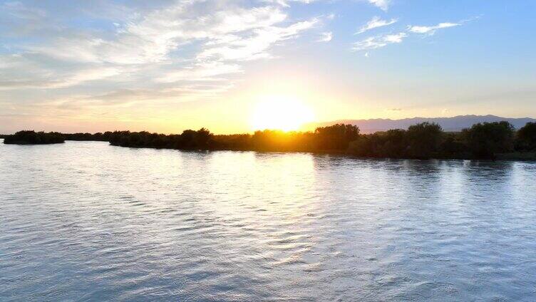 新疆夕阳河流