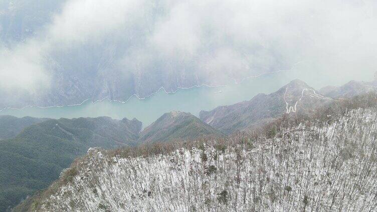 航拍巫峡雪景