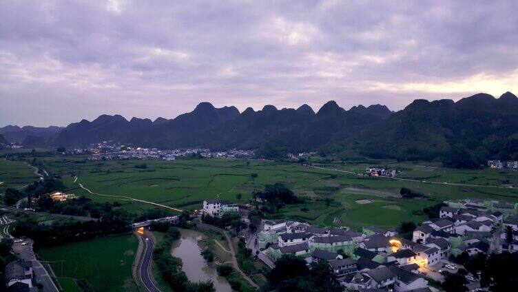 夜晚贵州兴义万峰林