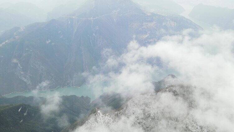 航拍巫峡雪景