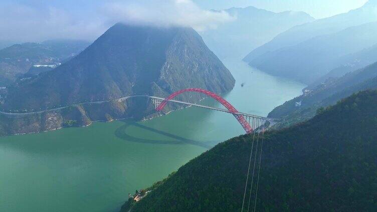 长江三峡红叶云海