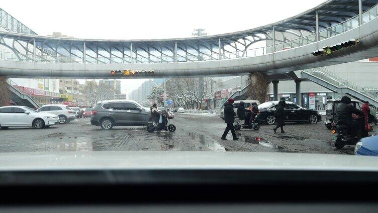 雪天行车 安全驾驶 降温 冬天下雪 温度